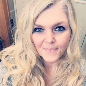 Meet your Posher, Leigh